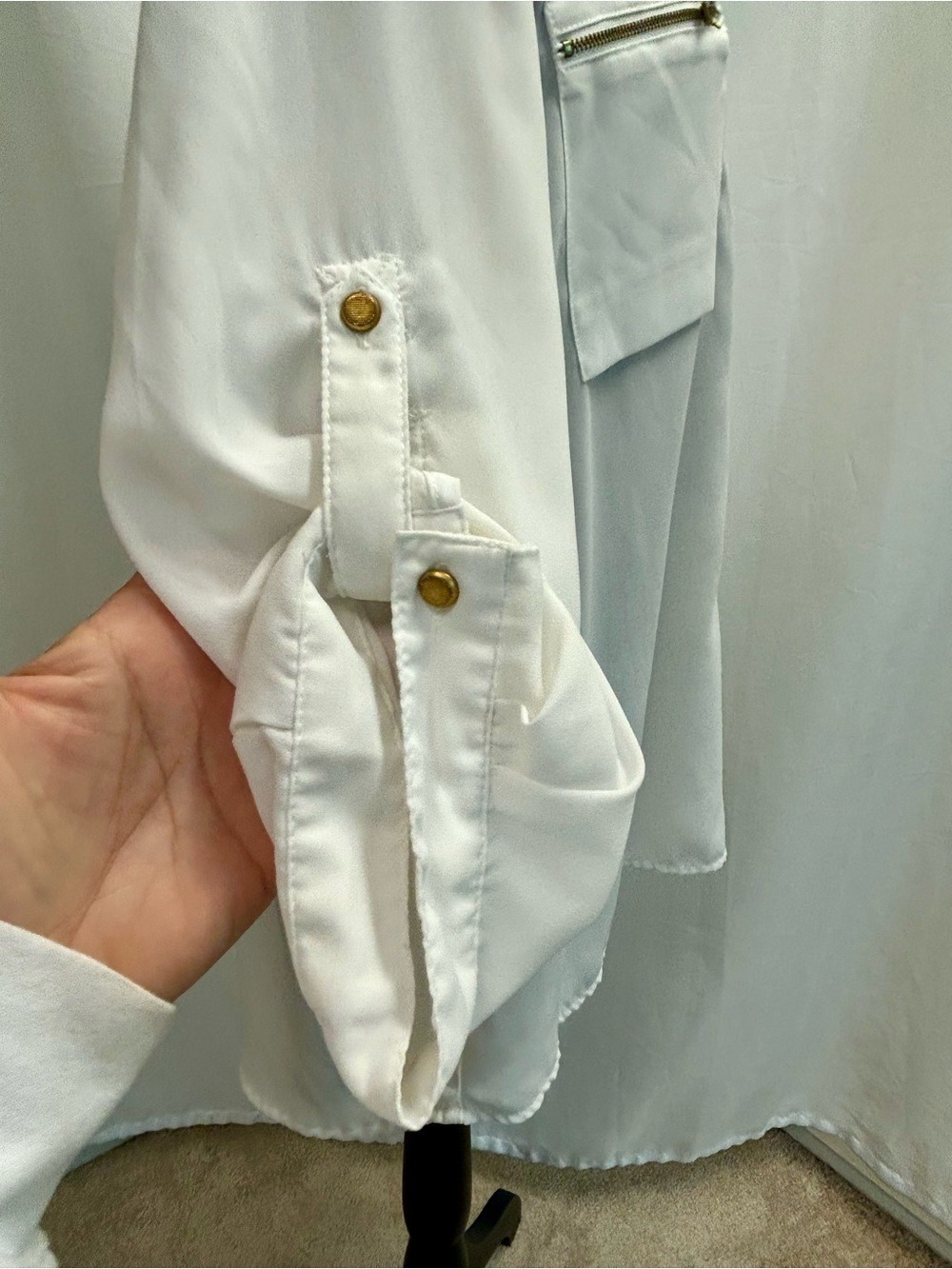 Mandee White Utility Pocket V-neck half button down Blouse roll tab sleeve XL - Picture 3 of 13